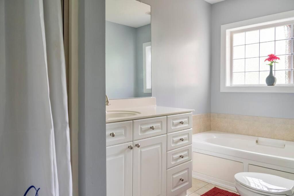 Private Room Balcony And Bathroom In Чарлстън Екстериор снимка