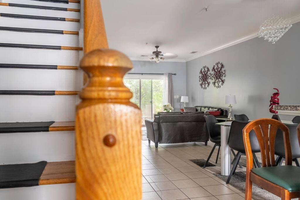 Private Room Balcony And Bathroom In Чарлстън Екстериор снимка