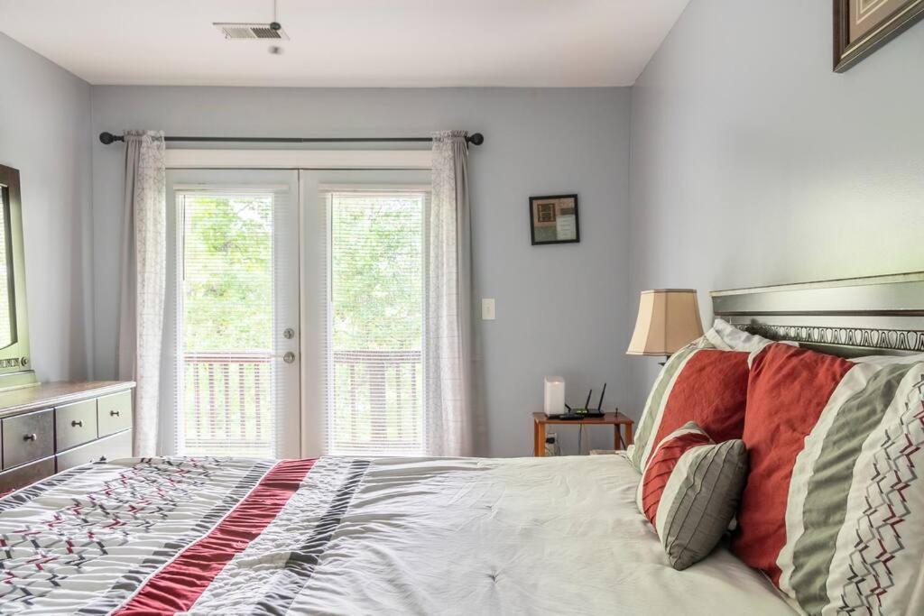 Private Room Balcony And Bathroom In Чарлстън Екстериор снимка