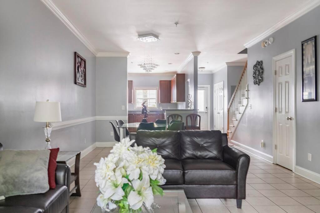 Private Room Balcony And Bathroom In Чарлстън Екстериор снимка